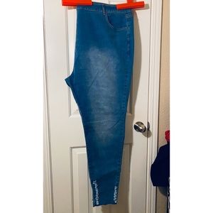 Light Wash Skinny Jeans size 28